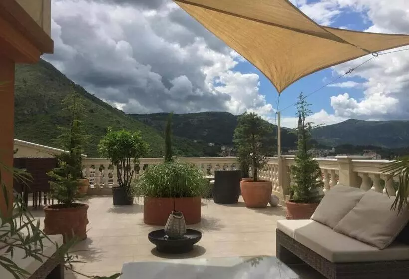 هتل Shangri La Mansion