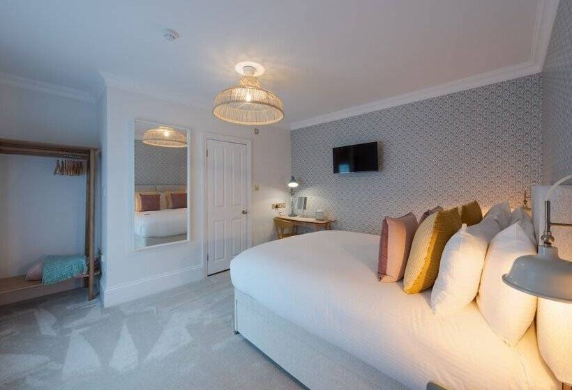 호텔 The Clarence Boutique Rooms