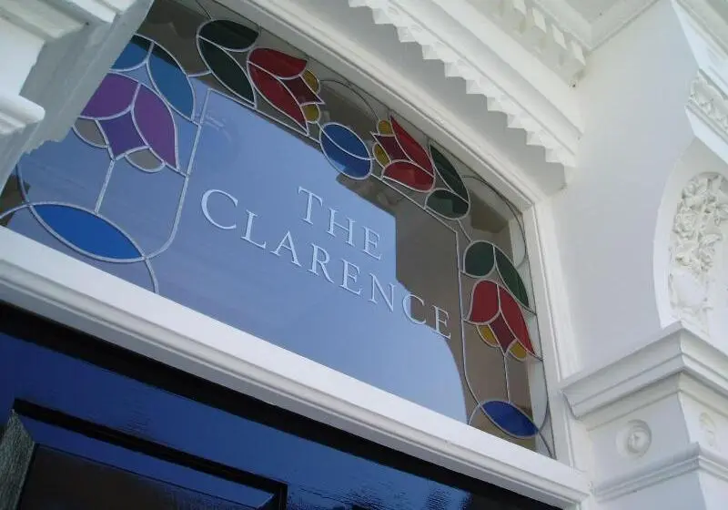 هتل The Clarence Boutique Rooms