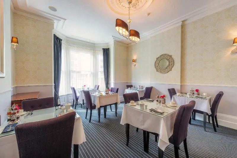 هتل The Clarence Boutique Rooms