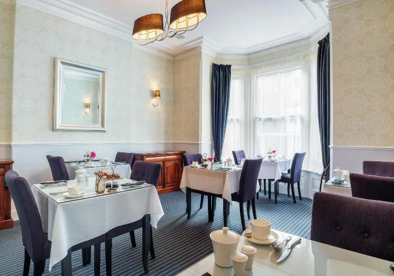 هتل The Clarence Boutique Rooms