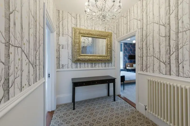 هتل The Clarence Boutique Rooms
