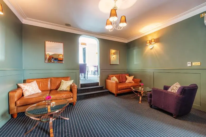 هتل The Clarence Boutique Rooms