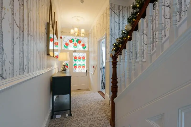 هتل The Clarence Boutique Rooms