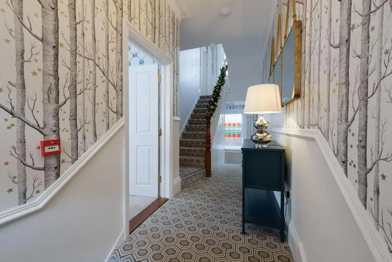 هتل The Clarence Boutique Rooms