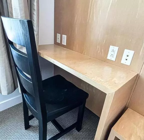 Отель The Franklin