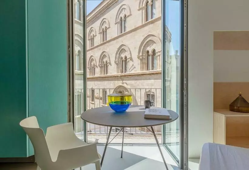 هتل Fiveplace Design Suites & Apartments