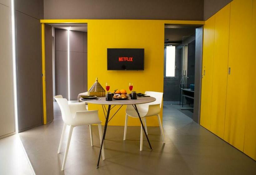 هتل Fiveplace Design Suites & Apartments