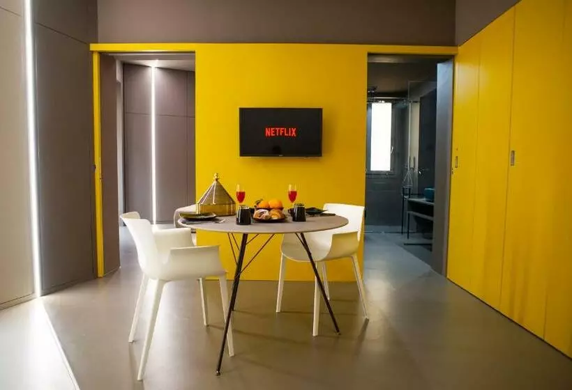 هتل Fiveplace Design Suites & Apartments
