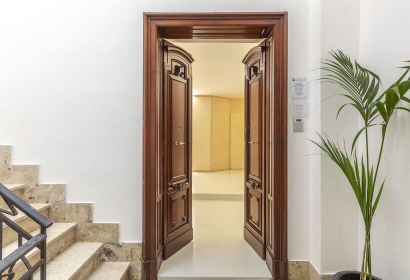 هتل Fiveplace Design Suites & Apartments