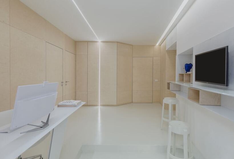 هتل Fiveplace Design Suites & Apartments