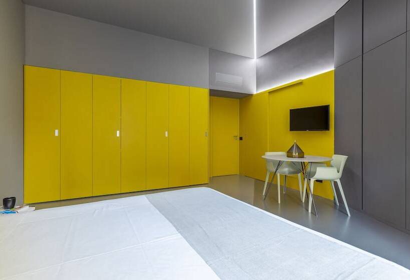 هتل Fiveplace Design Suites & Apartments