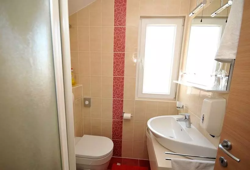 Apartments & Rooms Villa Maslina