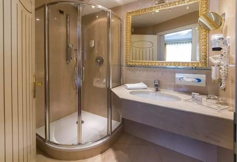 Cityhotel Goldener Adler B&b