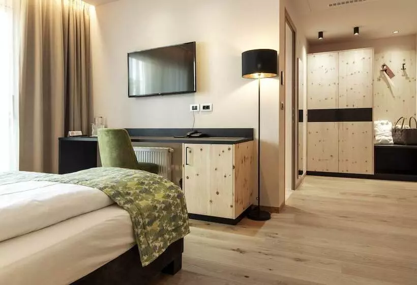 Cityhotel Goldener Adler B&b