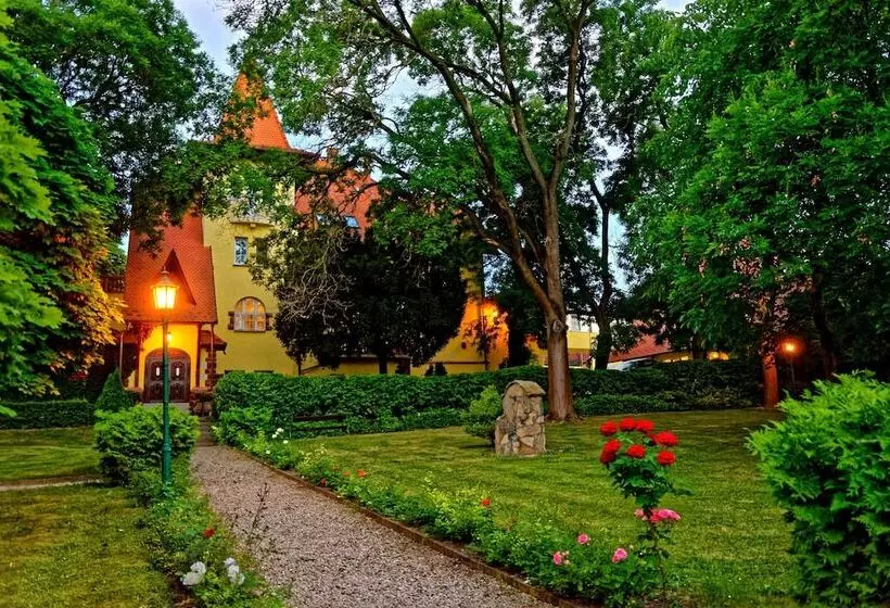 Fried Kastély Hotel Simontornya