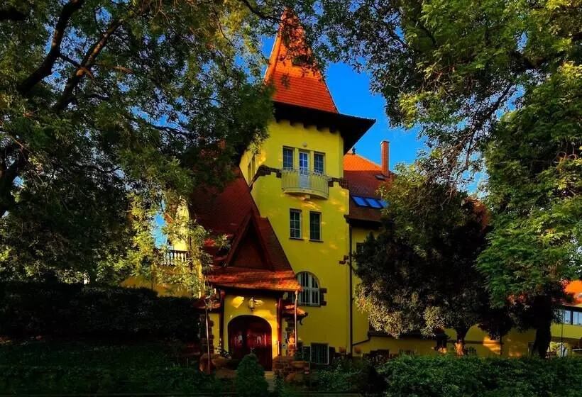 Fried Kastély Hotel Simontornya