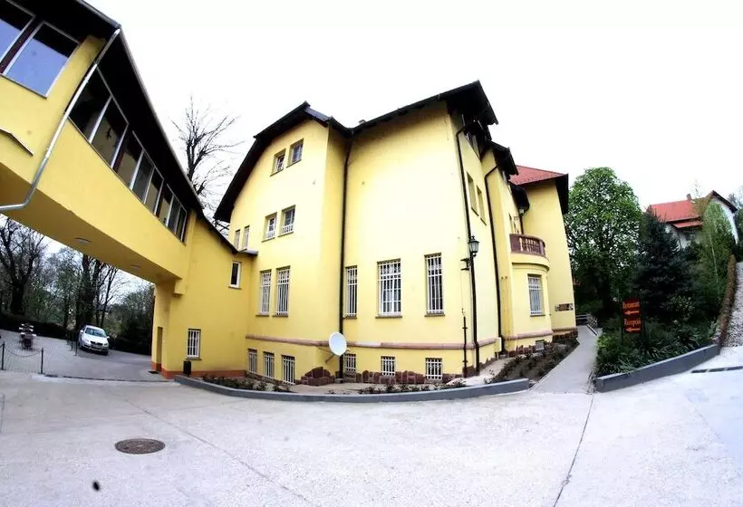 Fried Kastély Hotel Simontornya