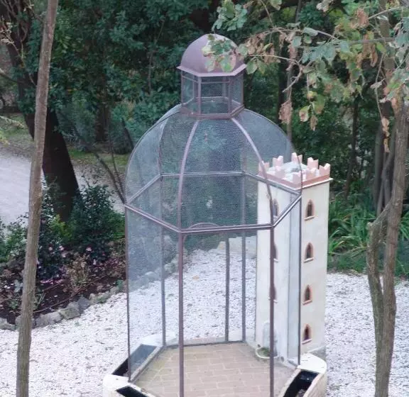 هتل Castello Montegiove