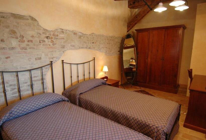 בית מלון כפרי Castello Montegiove