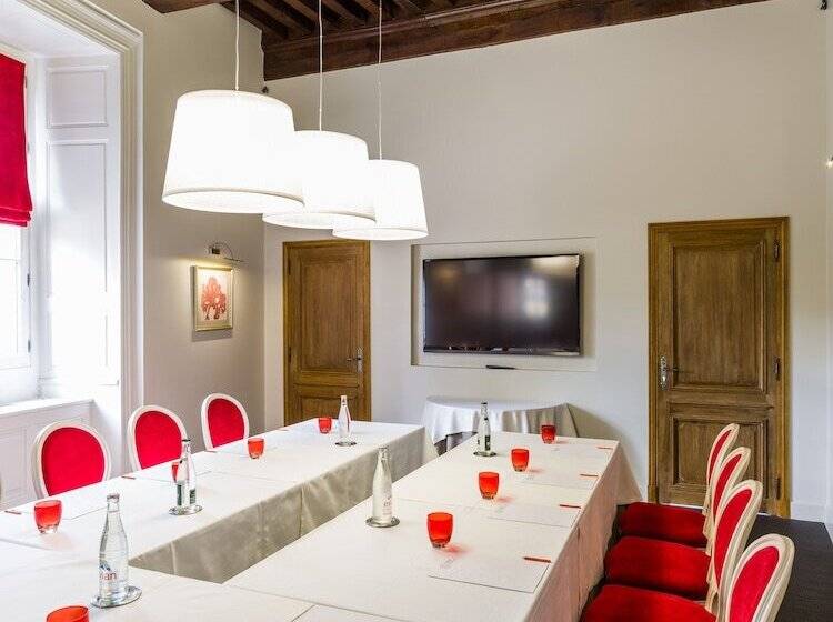 Отель Chateau Sainte Sabine