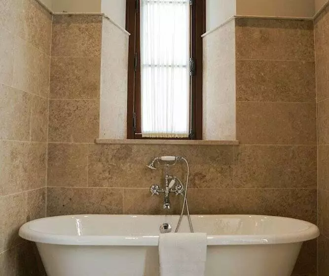 Отель Chateau Sainte Sabine