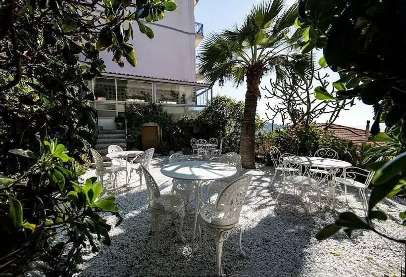 호텔 De Charme Regency