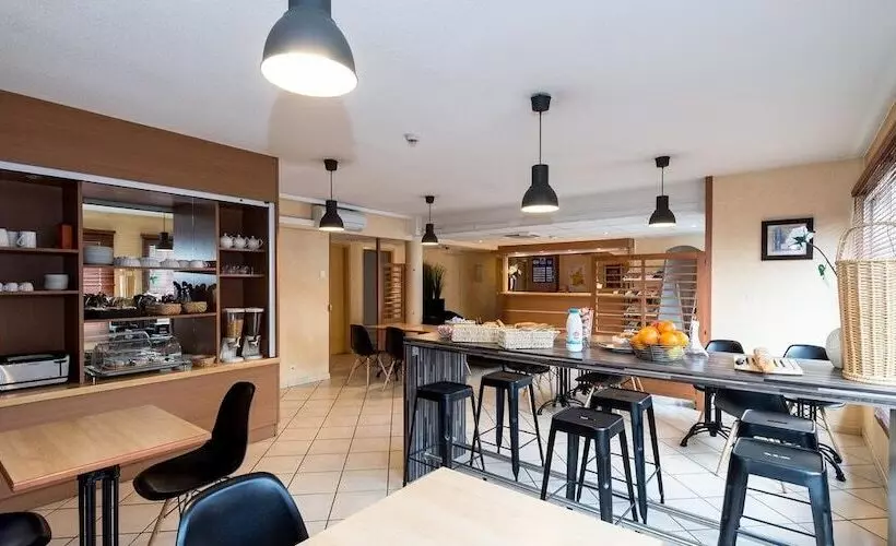 호텔 Hôtel First Rodez