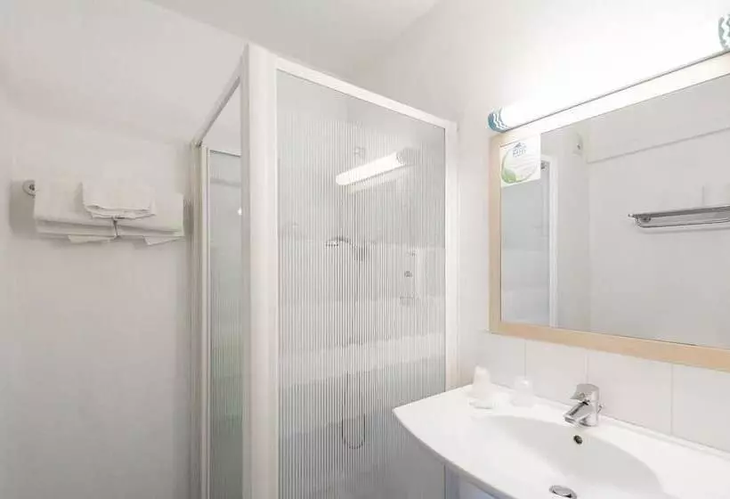 호텔 Hôtel First Rodez