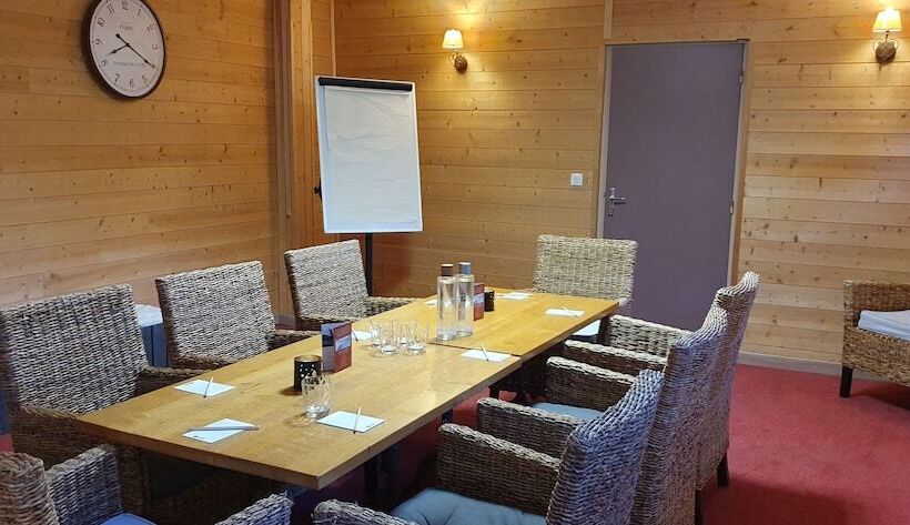 Отель Domaine De L Adoux