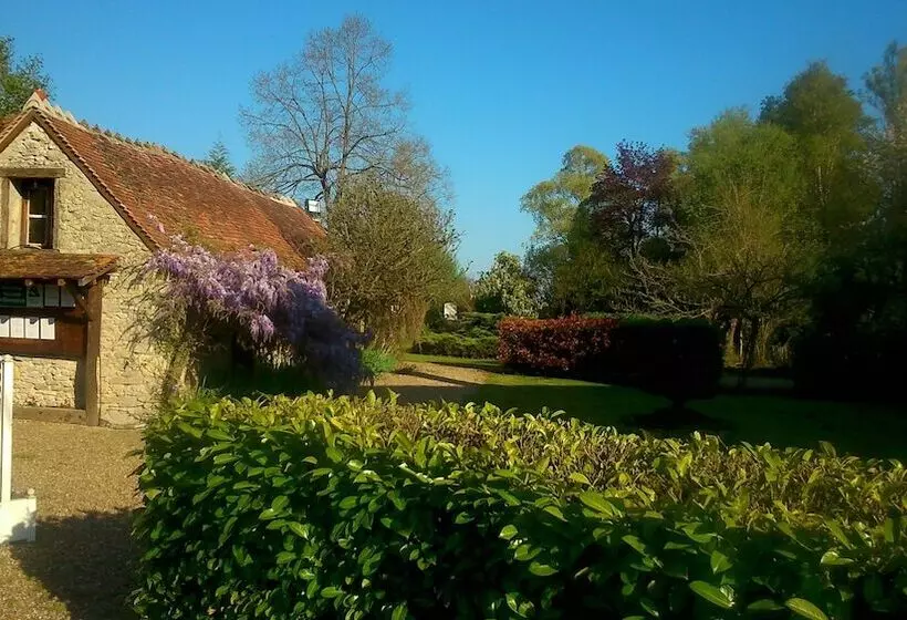 Отель Hôtel & Restaurant Le Moulin De Chaméron, The Originals Relais