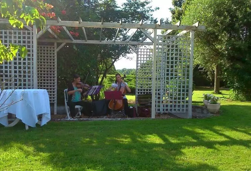 Отель Hôtel & Restaurant Le Moulin De Chaméron, The Originals Relais