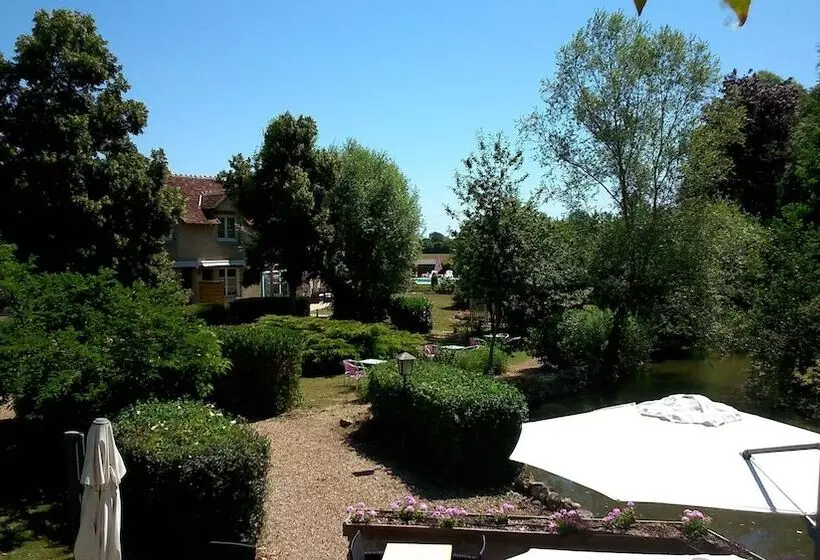 Отель Hôtel & Restaurant Le Moulin De Chaméron, The Originals Relais