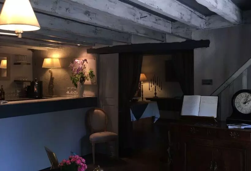 Отель Hôtel & Restaurant Le Moulin De Chaméron, The Originals Relais