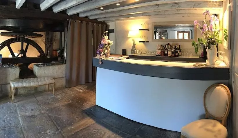 Отель Hôtel & Restaurant Le Moulin De Chaméron, The Originals Relais