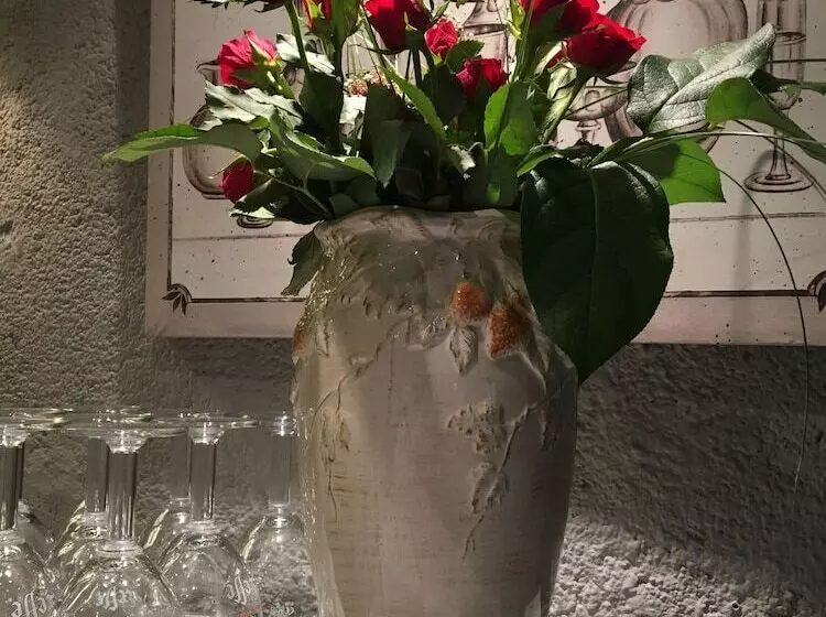 Отель Hôtel & Restaurant Le Moulin De Chaméron, The Originals Relais