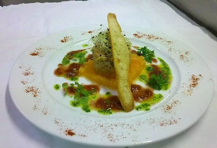 Отель Hôtel & Restaurant Le Moulin De Chaméron, The Originals Relais