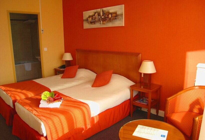 Отель Le Grand Monarque