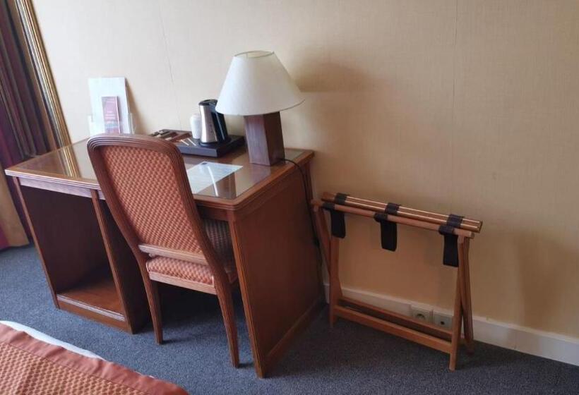 Отель Le Grand Monarque