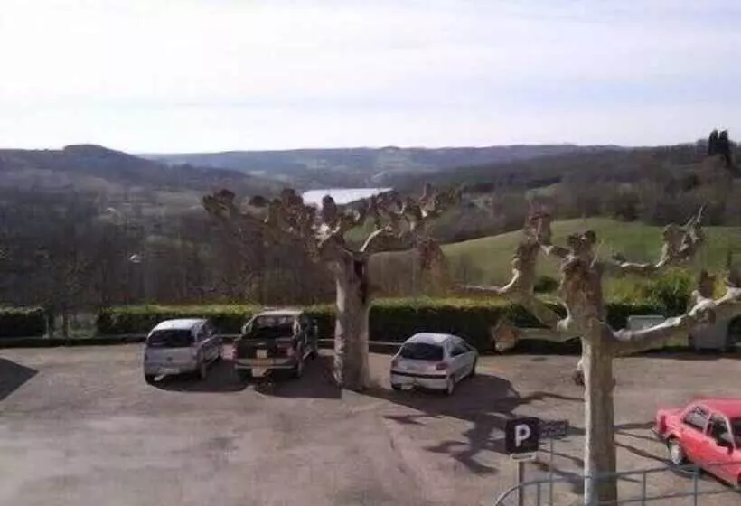 ホテル Logis L Auberge Du Quercy Blanc