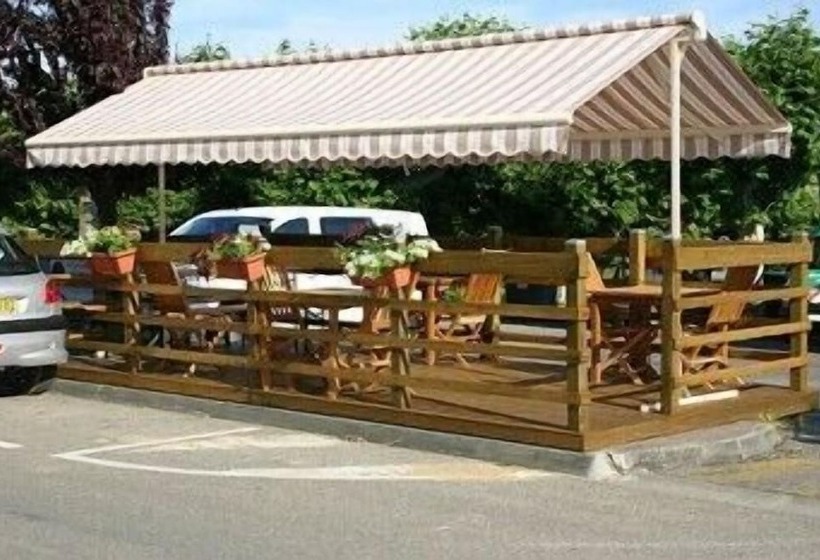 בית מלון כפרי Logis L Auberge Du Quercy Blanc