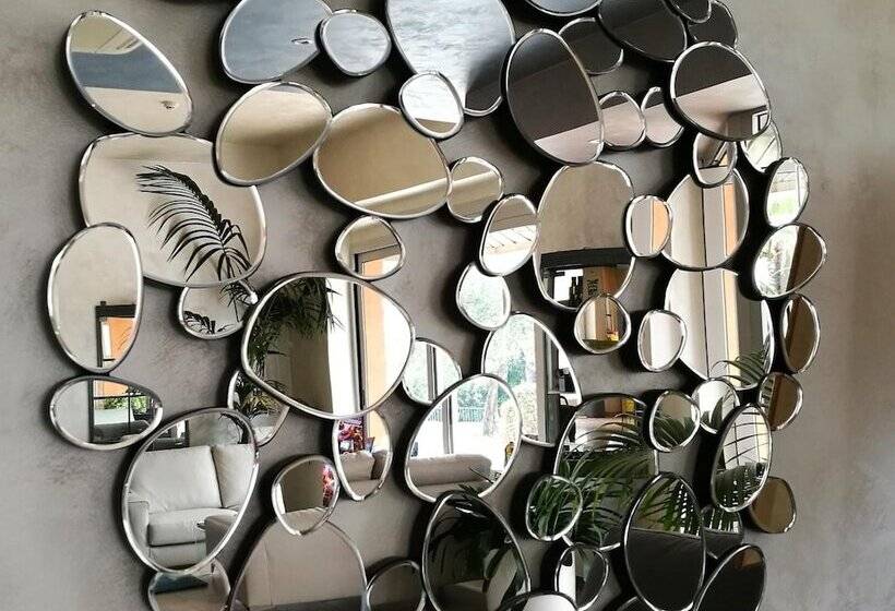 Отель Mirabello