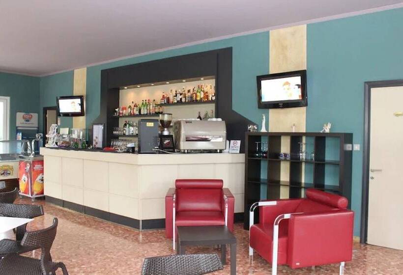 Отель Mirabello