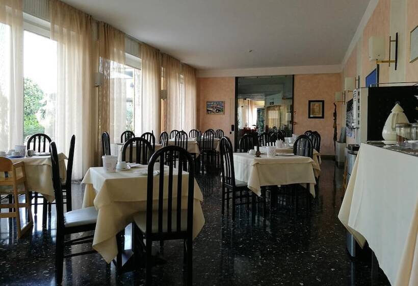 Отель Mirabello