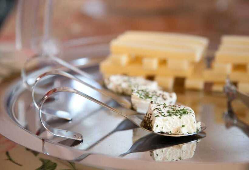 Отель Mirabello