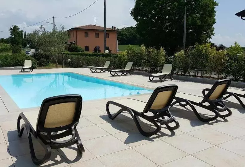 בית מלון כפרי Nuova Barcaccia