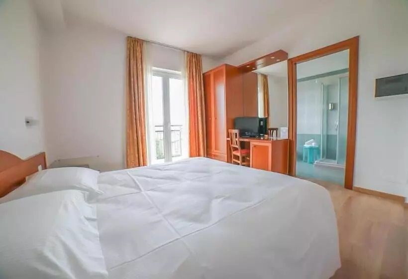 בית מלון כפרי Nuova Barcaccia