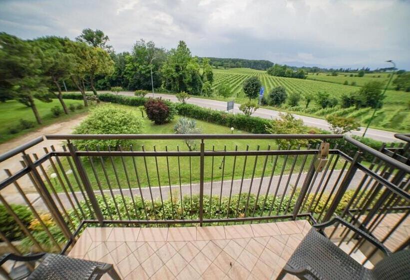 فندق Nuova Barcaccia