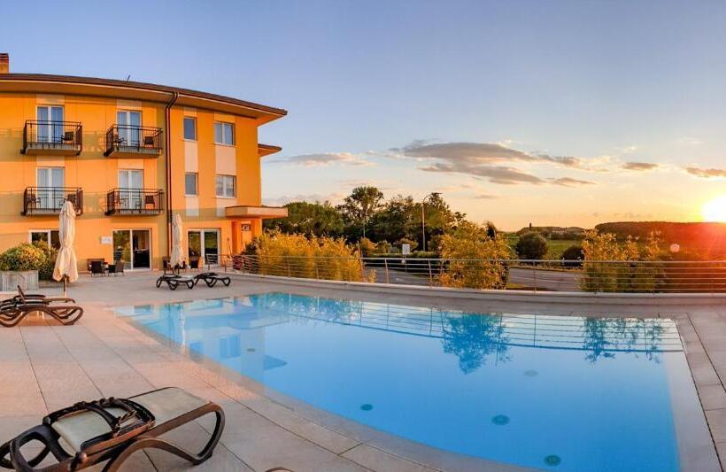 فندق Nuova Barcaccia