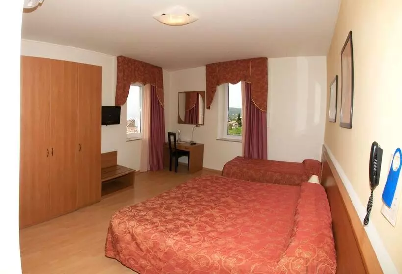 Отель Pinamonte